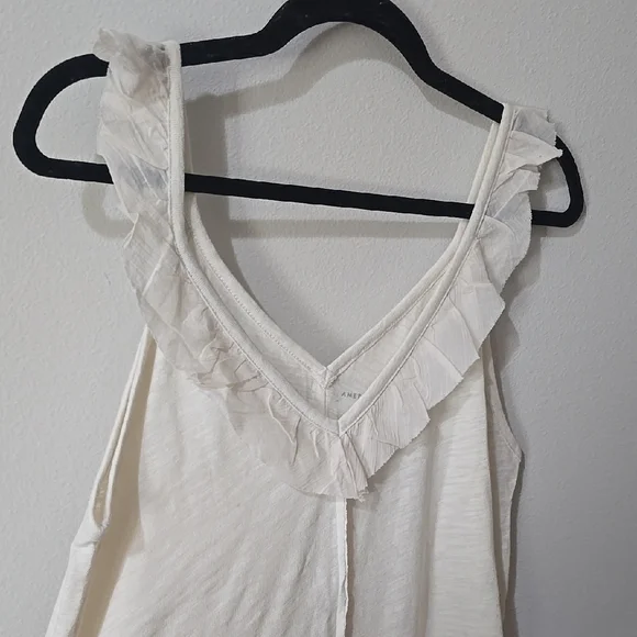American Eagle Ruffled Cream Sleeveless Top - Picture 2 of 5